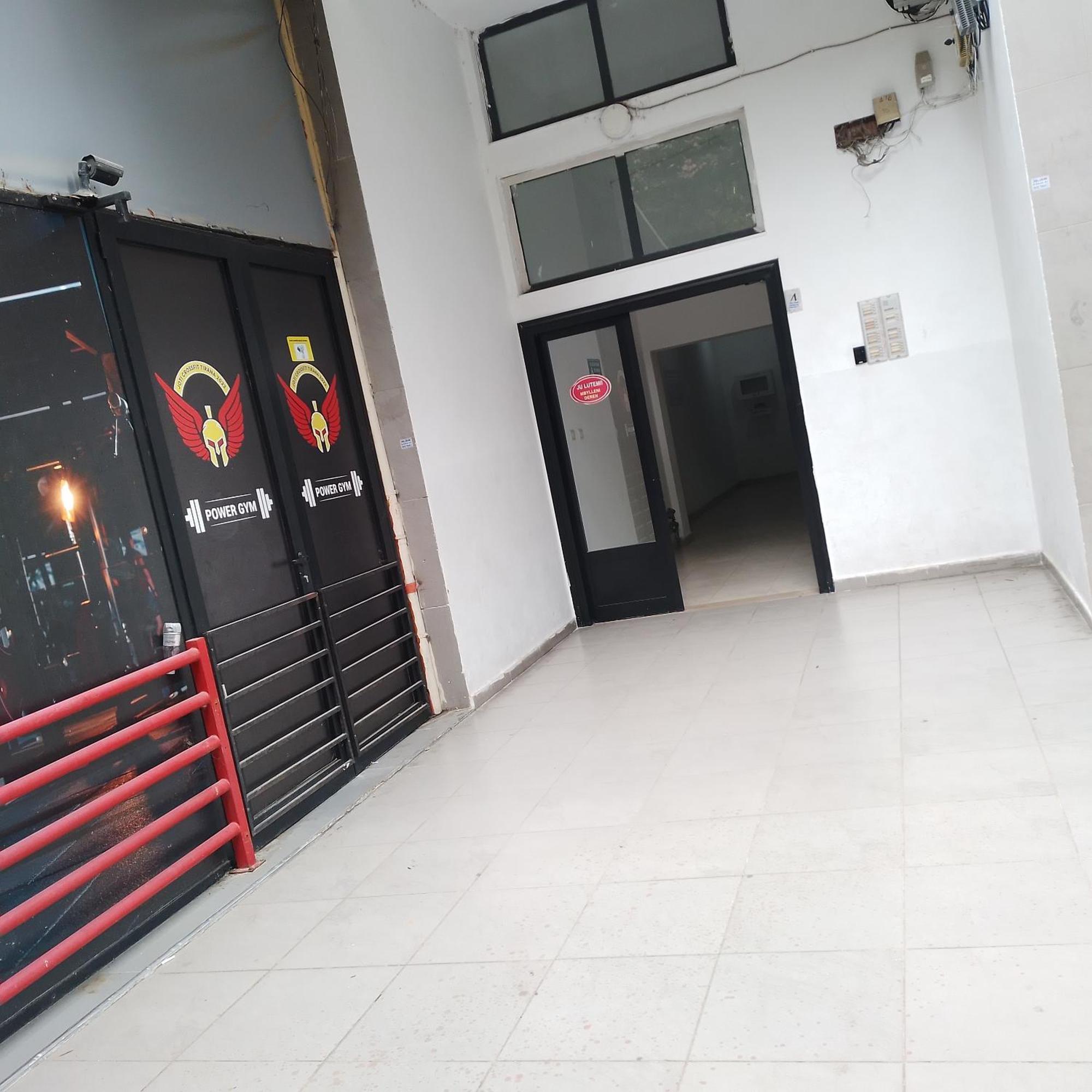 Bora Home Albania Me Vetsherbim 24 Ore Prane Liqenit Tirana Esterno foto