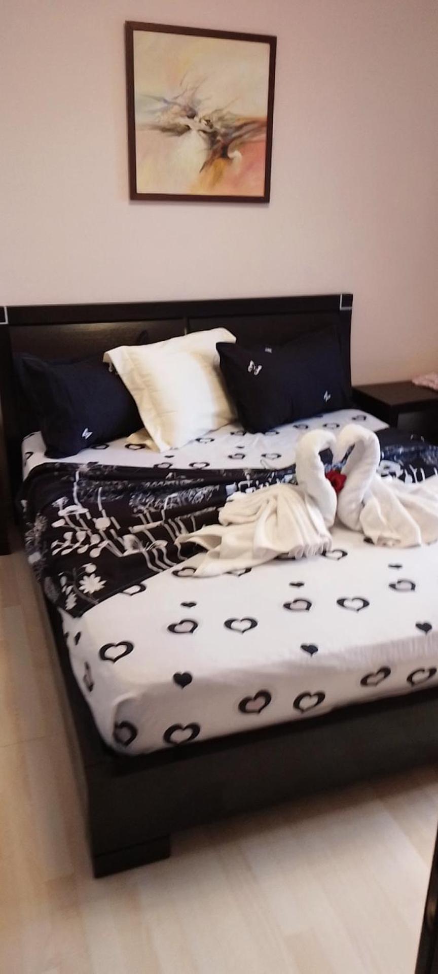 Bora Home Albania Me Vetsherbim 24 Ore Prane Liqenit Tirana Esterno foto